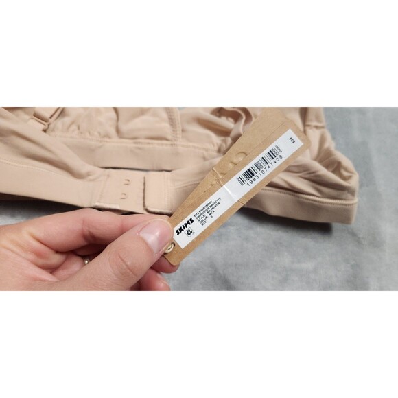 NWT Skims Small Mica Beige Fits Everybody Crossover Bralette - Picture 4 of 4